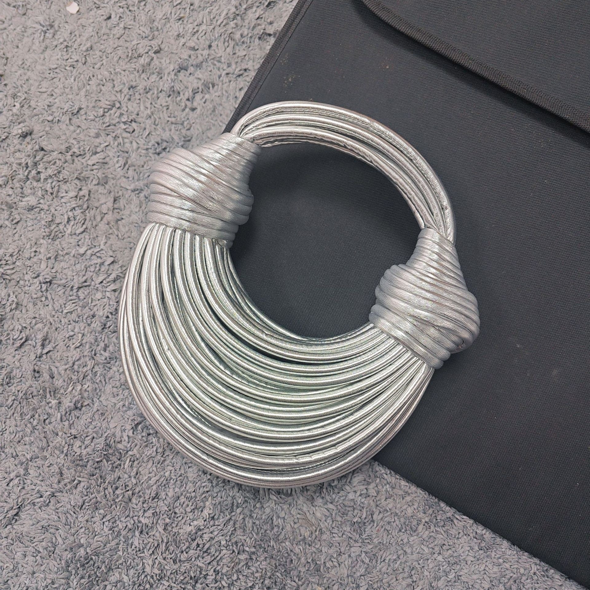 Monika Beauty Pageant Instafamous Metal Noodles Underarm Bag Fashion Shiny Surface